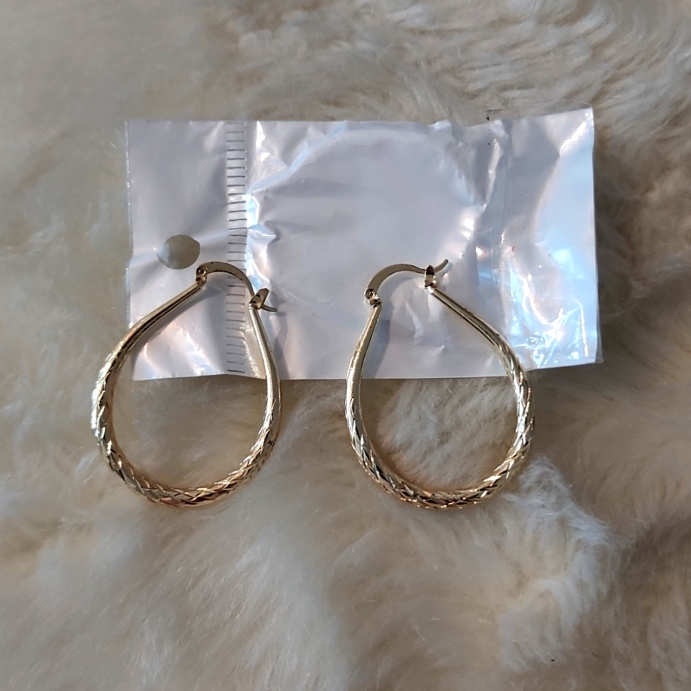 Women earing